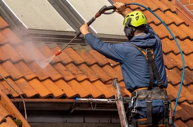 Démoussage et hydrofuge de toiture à Aire